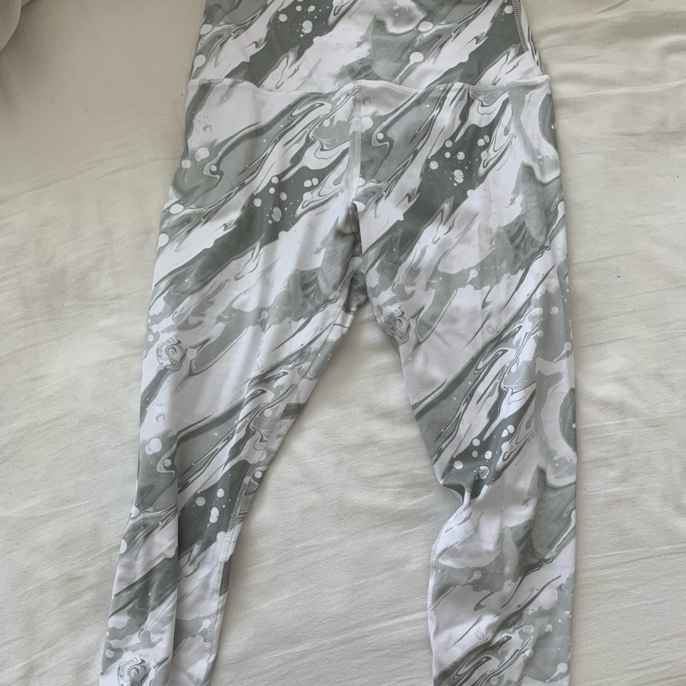Glyder Marbled Leggings